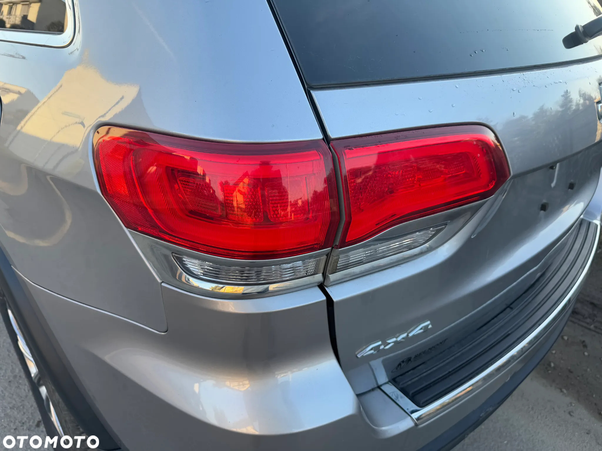 Jeep Grand Cherokee - 34