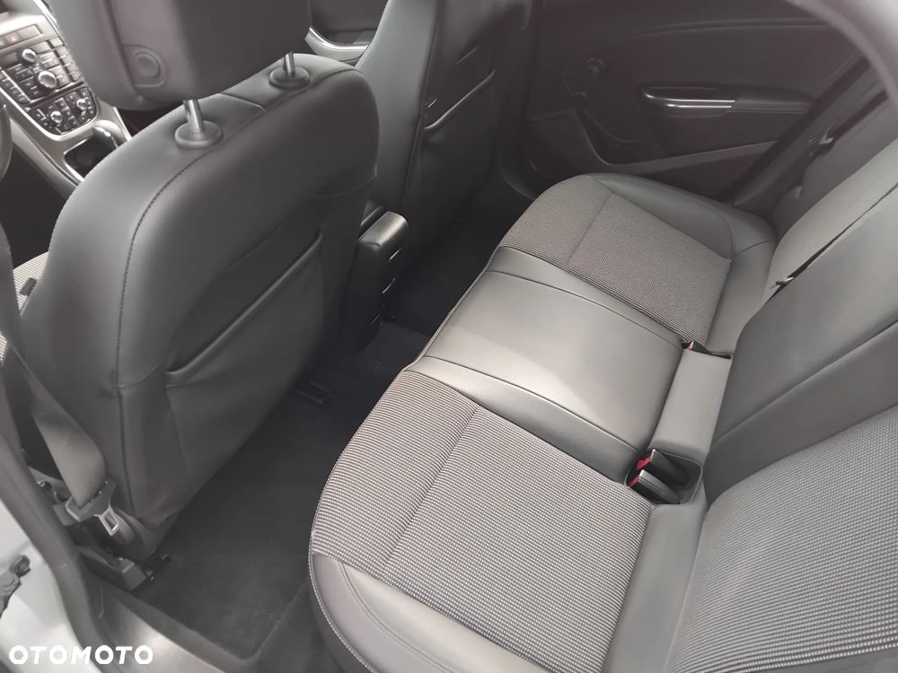 Opel Astra 2.0 CDTI DPF Automatik Cosmo - 9