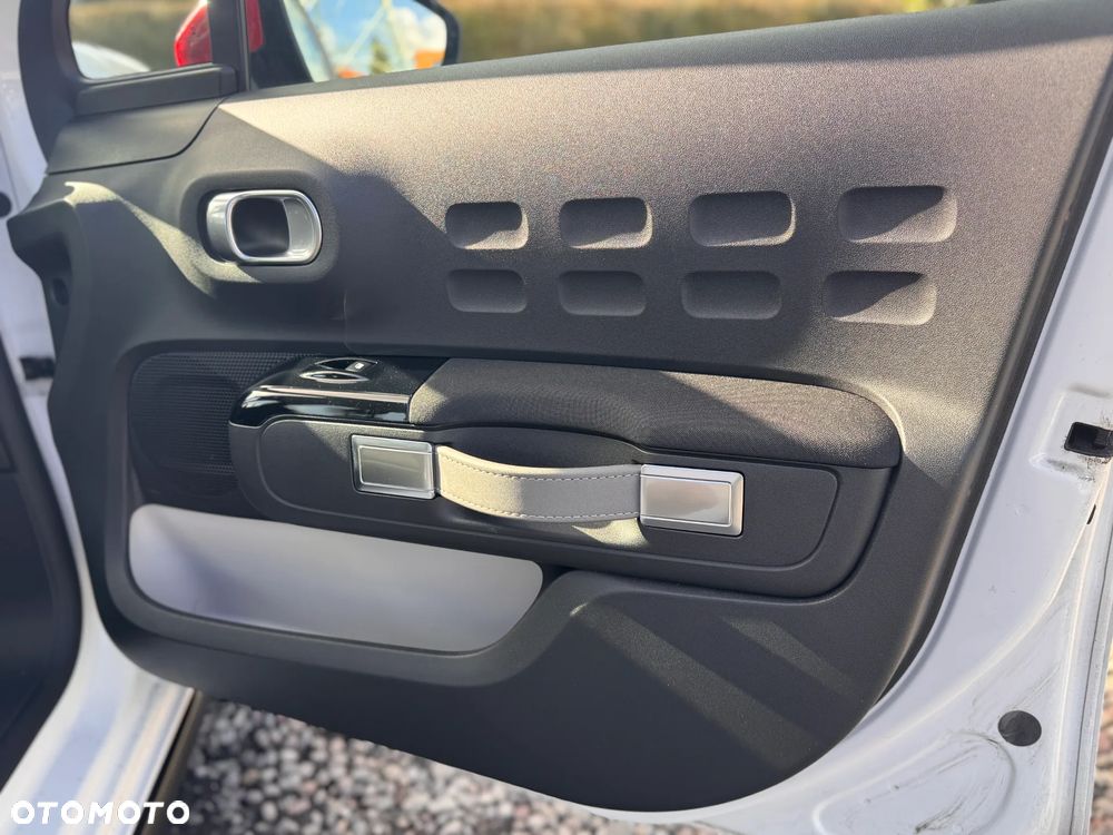 Citroën C3 1.2 PureTech Shine - 32