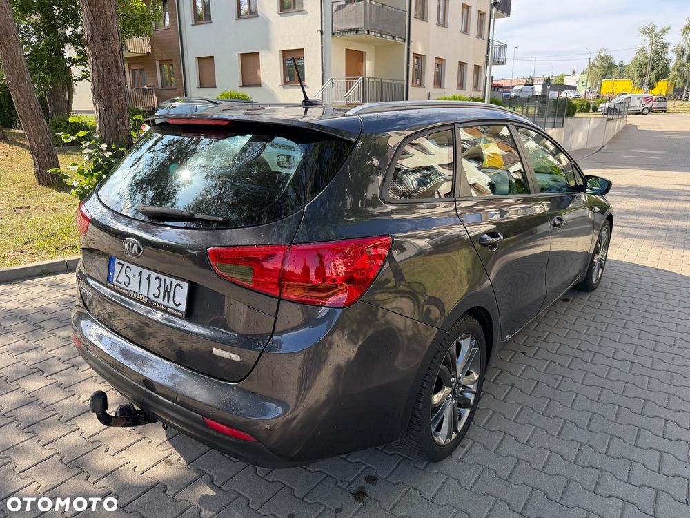 Kia Ceed - 10