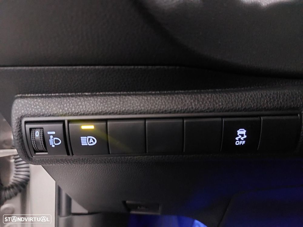 Toyota Corolla 2.0 Hybrid Exclusive - 38