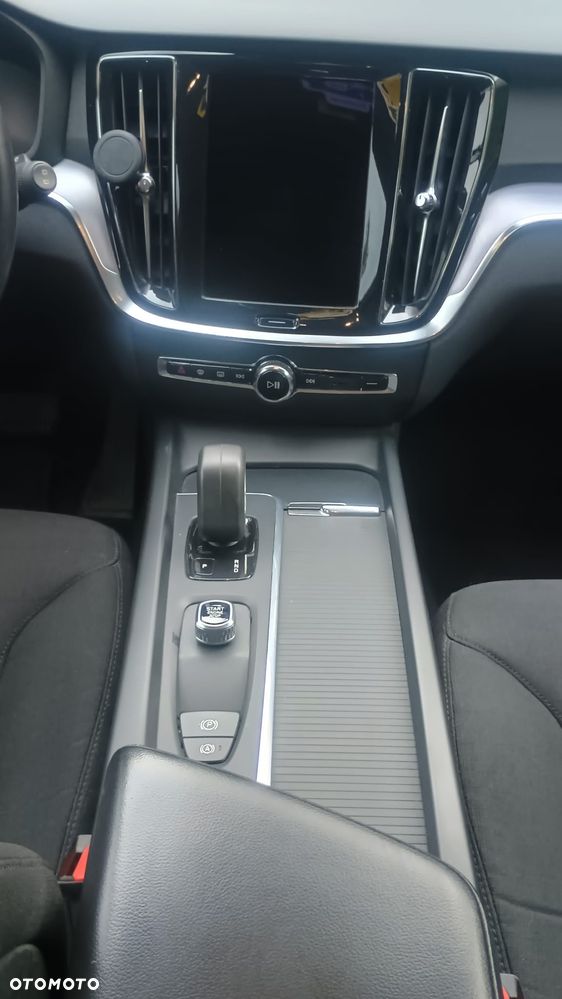 Volvo V60 B4 D R-Design - 20