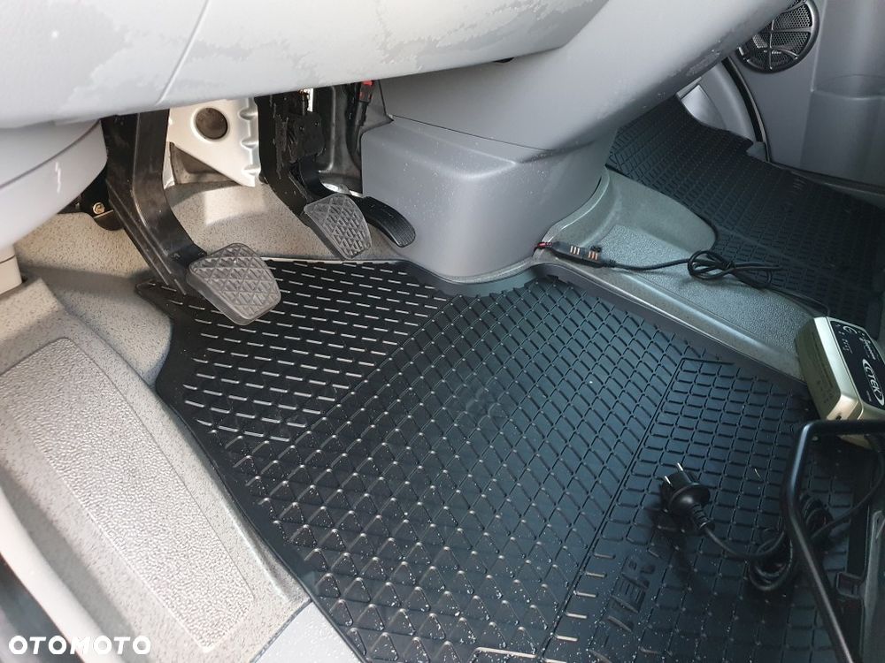 Volkswagen CRAFTER - 9