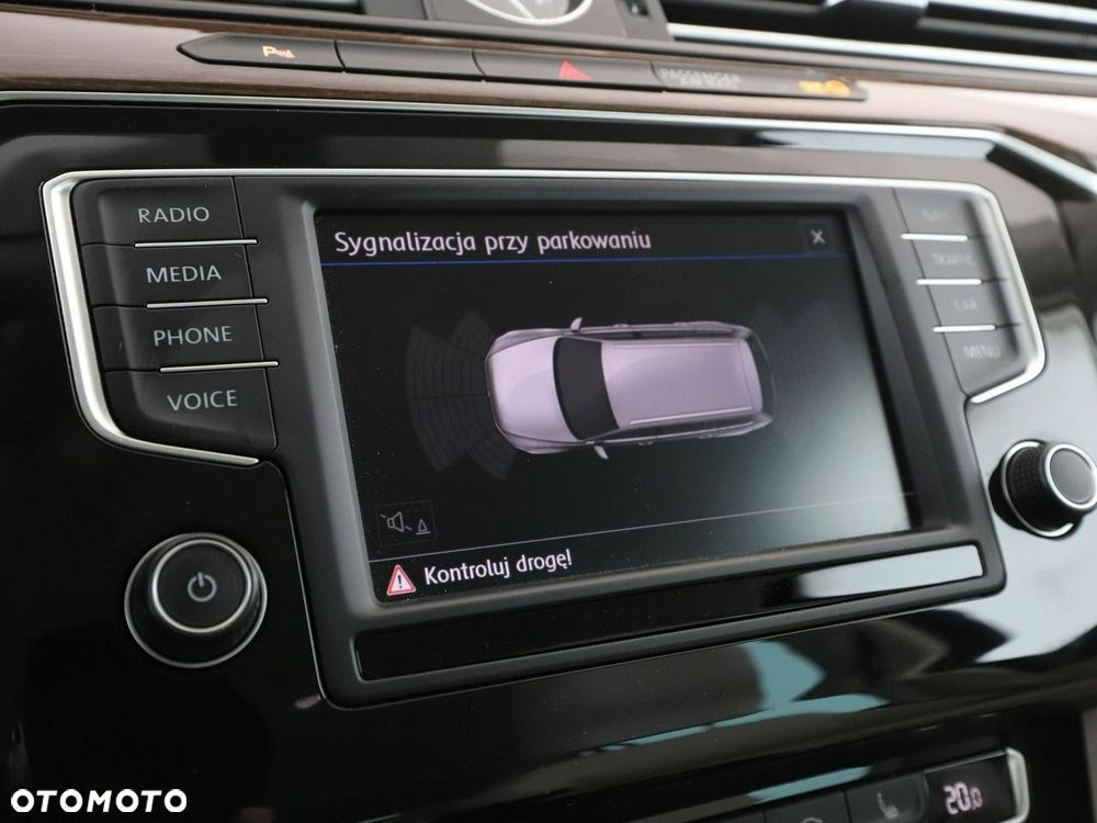 Volkswagen Passat Variant 1.8 TSI (BlueMotion Technology) DSG Highline - 25
