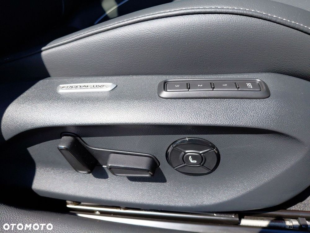 Volkswagen Passat - 13
