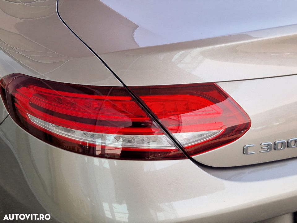 Mercedes-Benz C 300 Aut. - 11