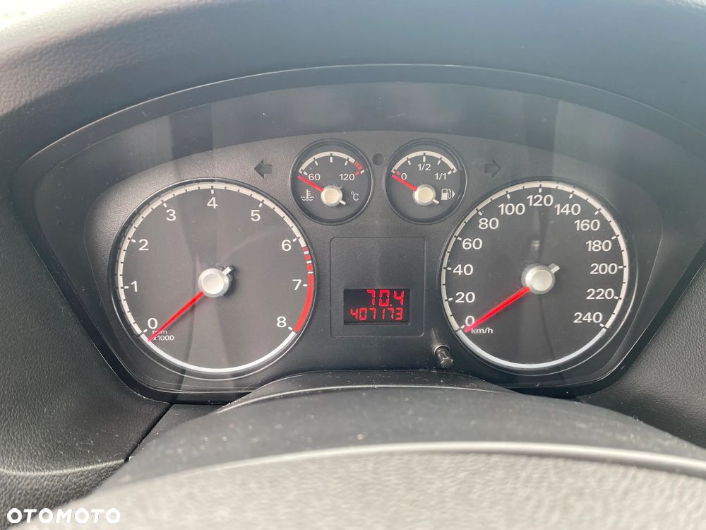 Ford Focus 1.6 Ambiente - 21