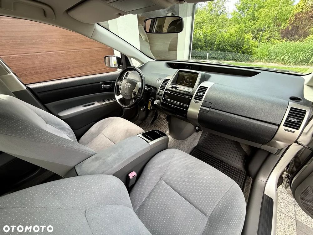 Toyota Prius 1.5 VVT-i Sol - 25