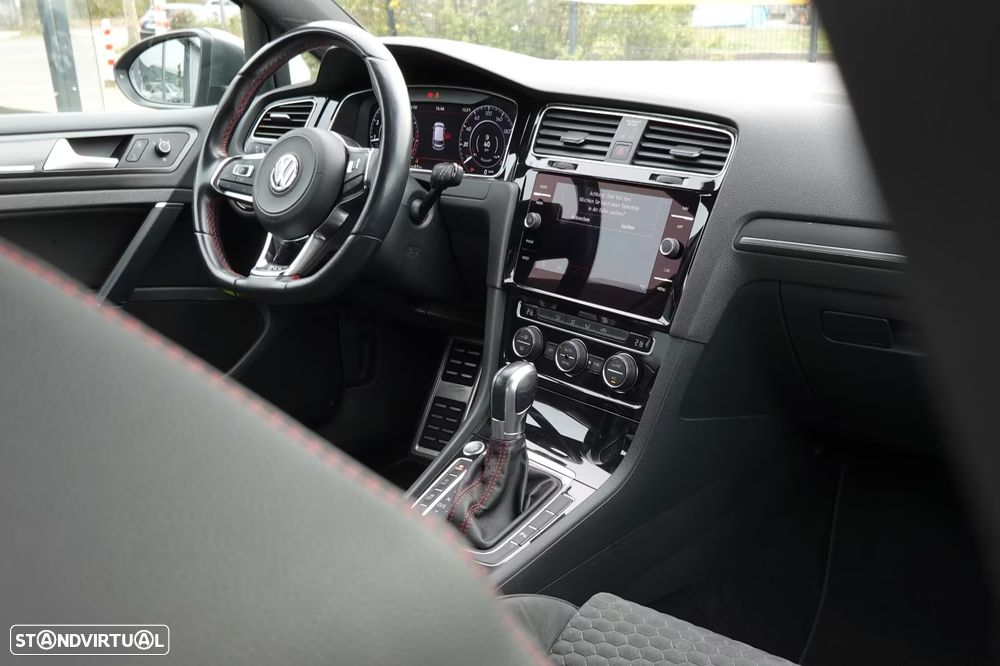 VW Golf GTI 2.0 TSI OPF DSG Performance - 4