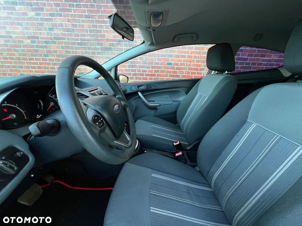 Ford Fiesta - 12