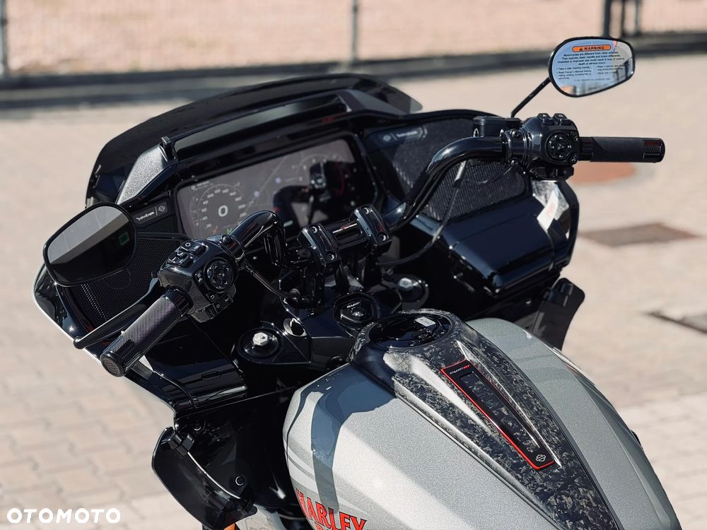 Harley-Davidson Touring Road Glide - 28