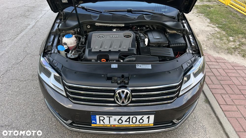 Volkswagen Passat 2.0 TDI Highline - 33
