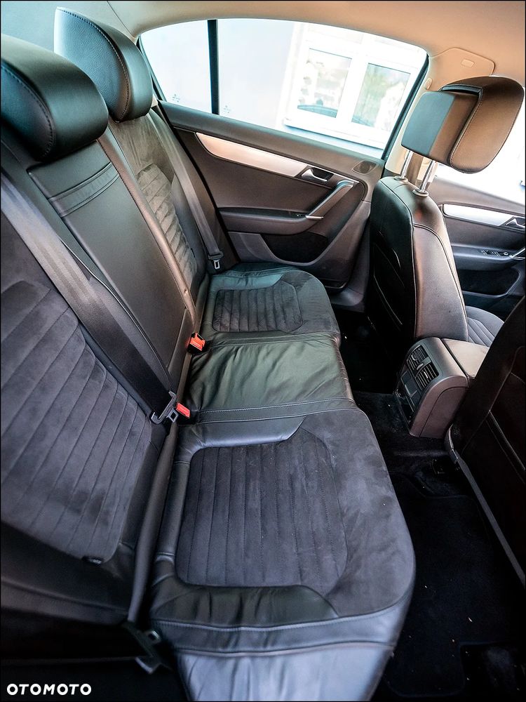Volkswagen Passat - 33