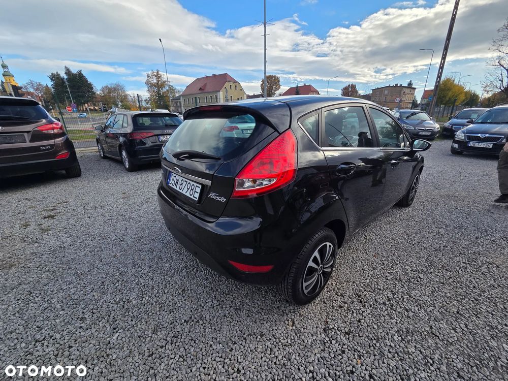Ford Fiesta 1.6 TDCi DPF Titanium - 4