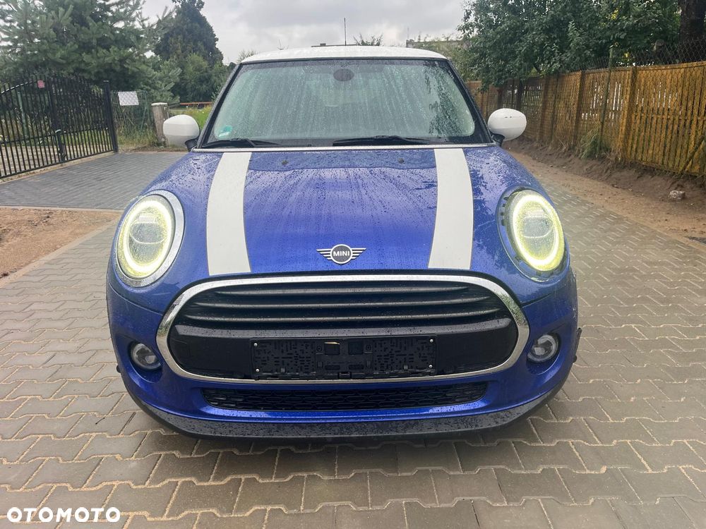 MINI Cooper Essential Trim - 5