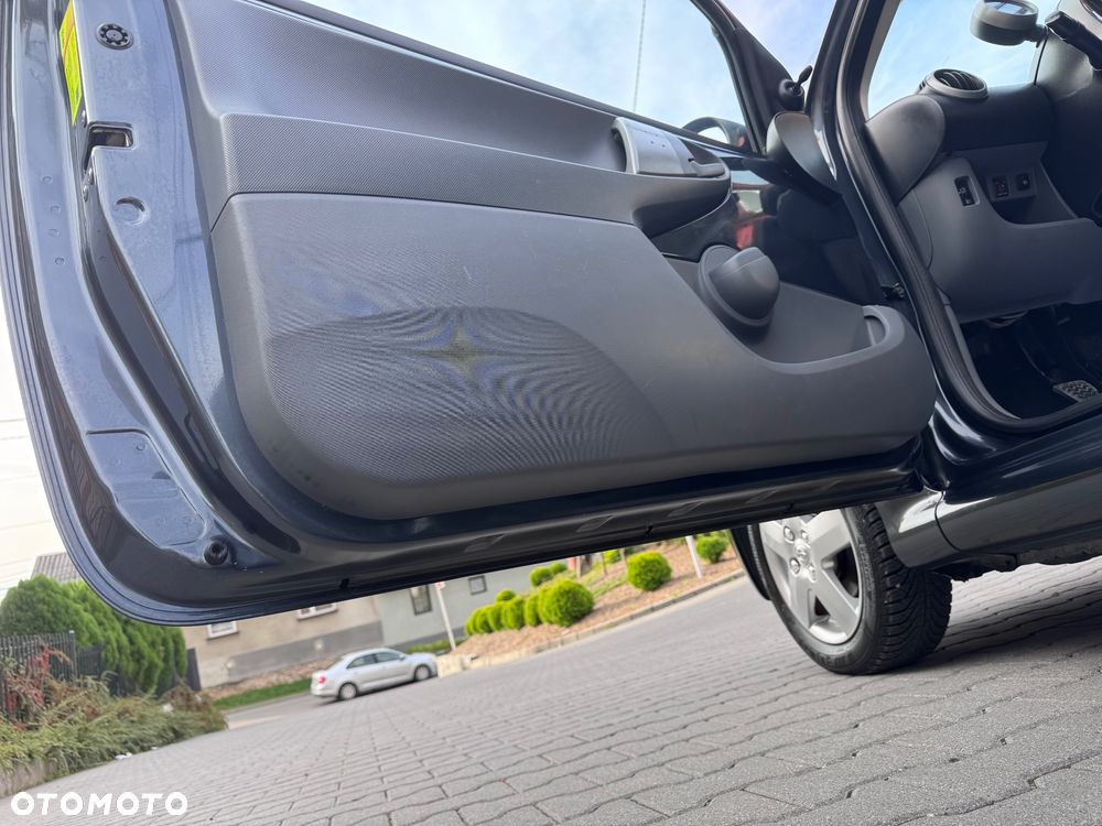 Toyota Aygo Connect - 37
