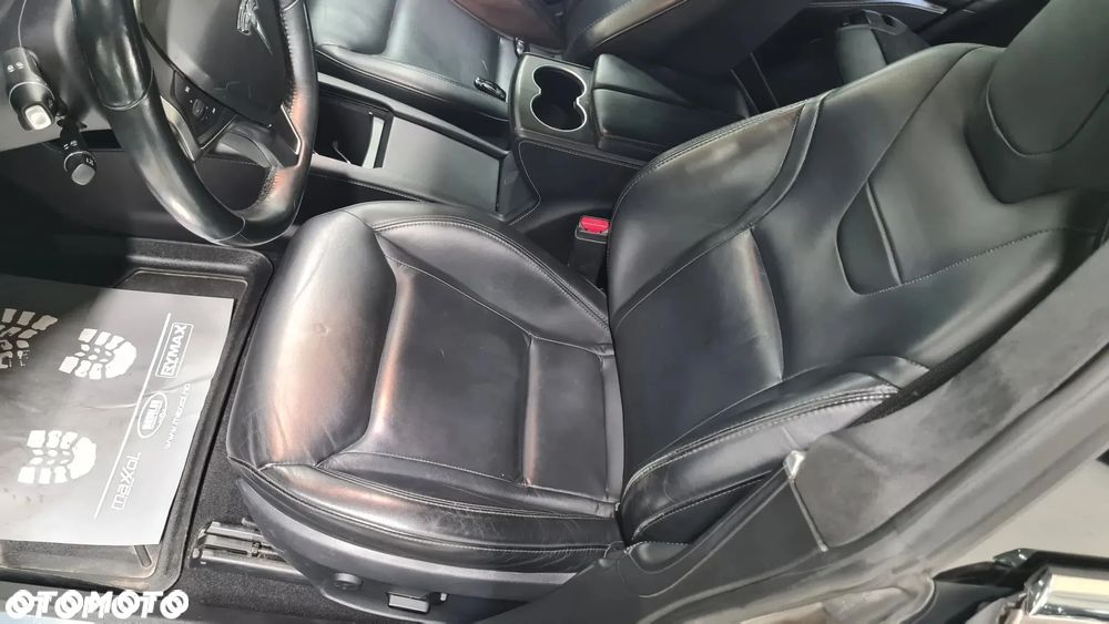 Tesla Model S - 25