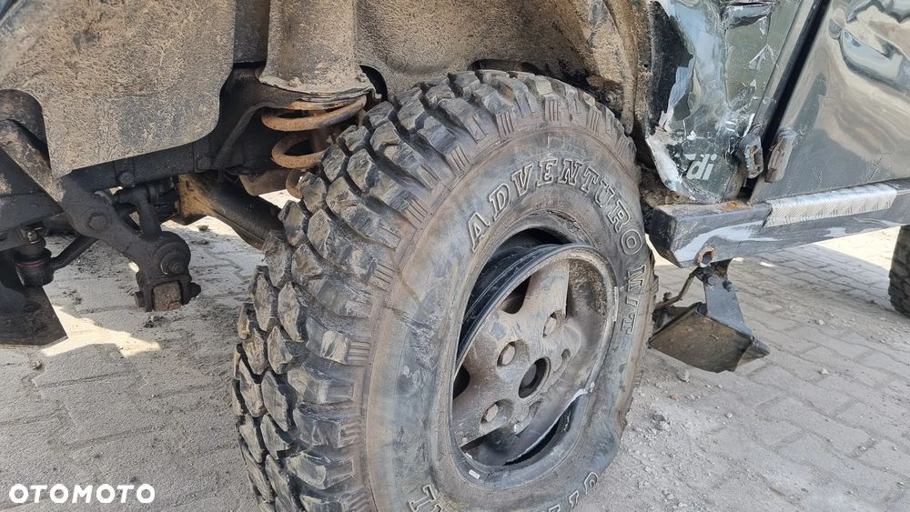 Land Rover Defender - 20