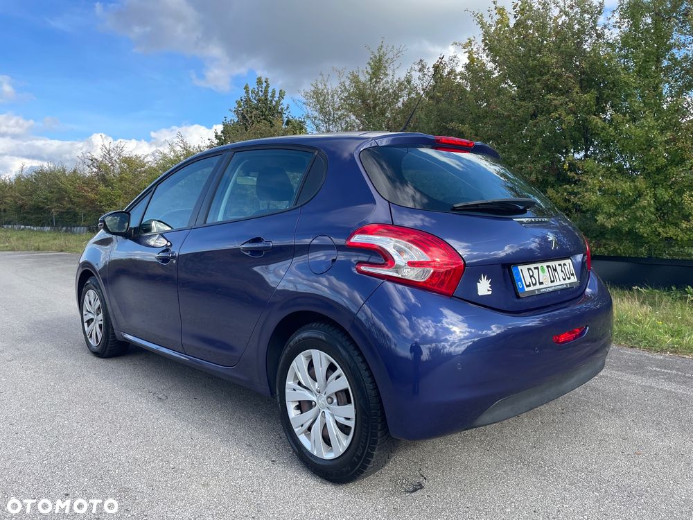 Peugeot 208 - 13