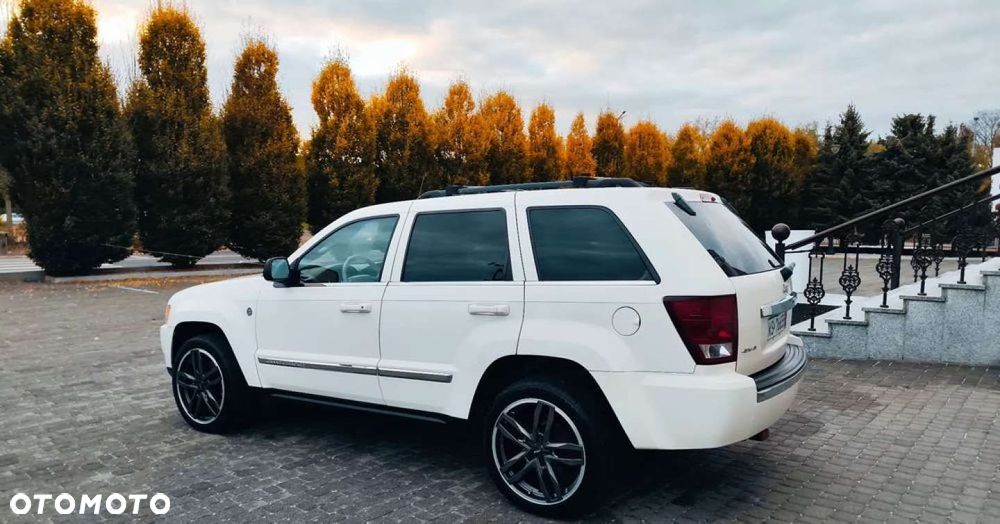 Jeep Grand Cherokee - 17