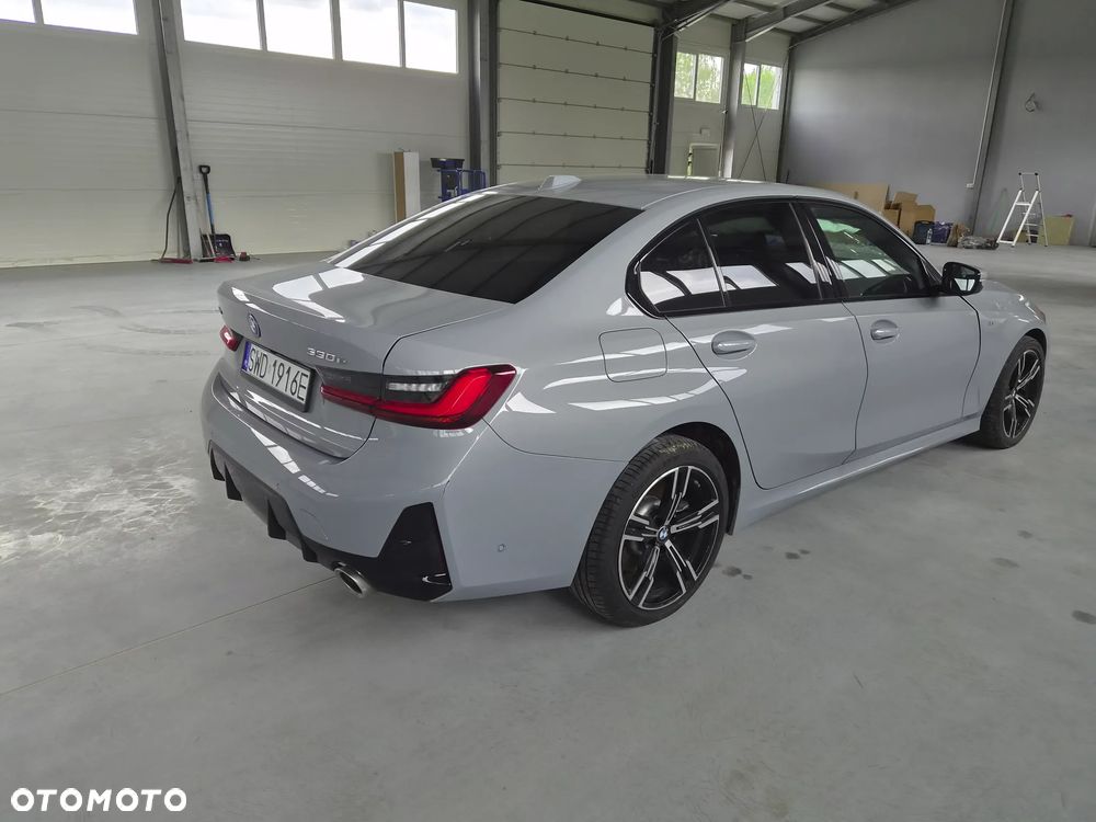 BMW Seria 3 330e xDrive M Sport - 3