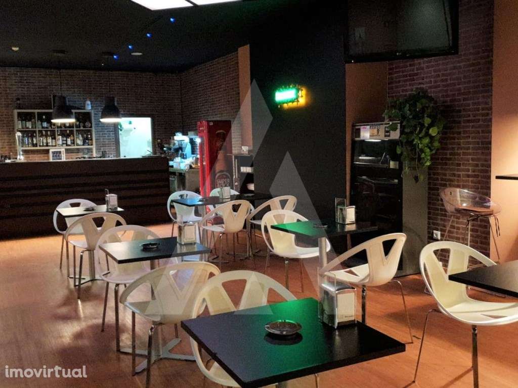 Bar totalmente equipado na zona das Glicínias - Grande imagem: 3/9