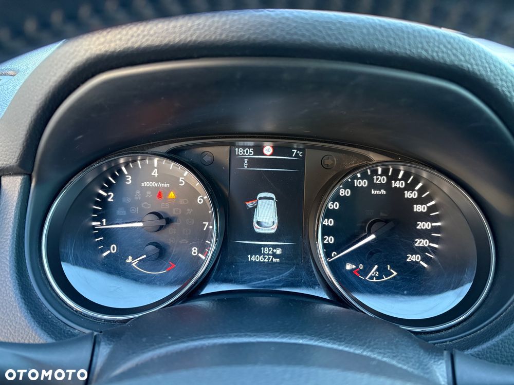 Nissan Qashqai 1.2 DIG-T N-Vision - 24