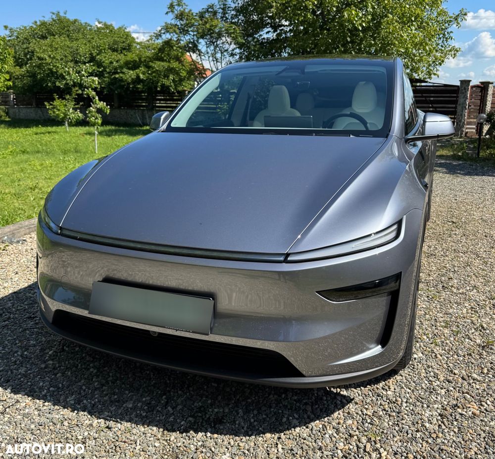 Tesla Model Y - 20
