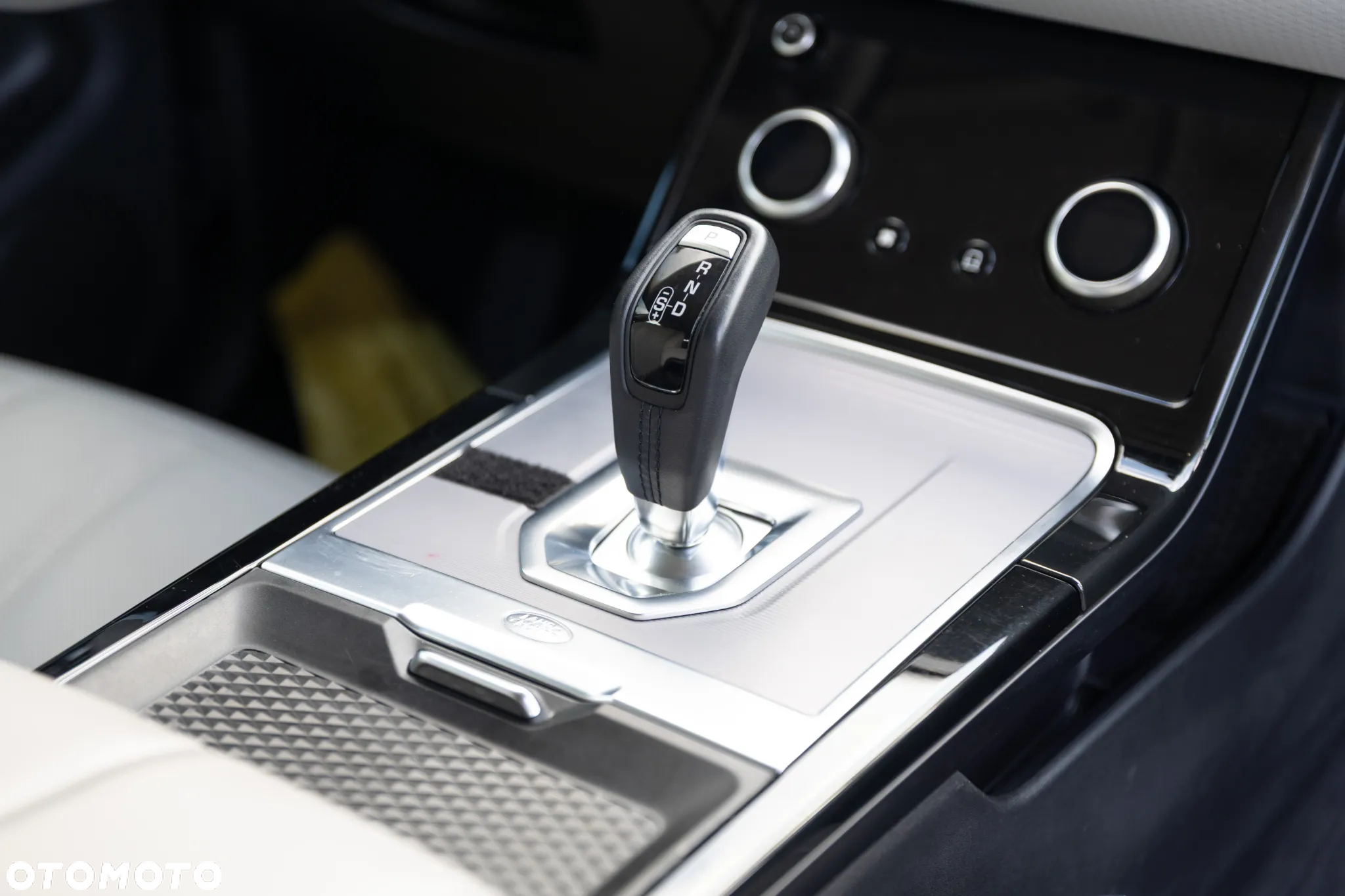 Land Rover Range Rover Evoque - 11