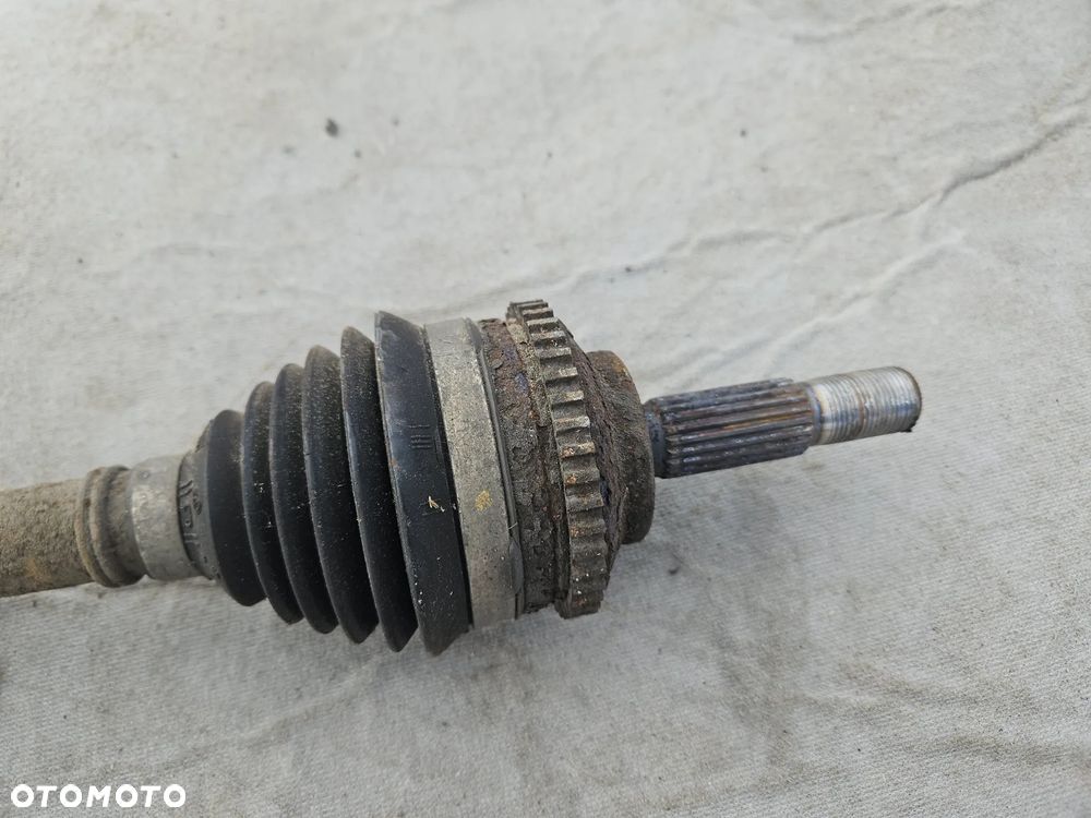 Półoś lewa prawa przód przednia Renault Clio II Lift 1,2 2005r 8200240430 - 2
