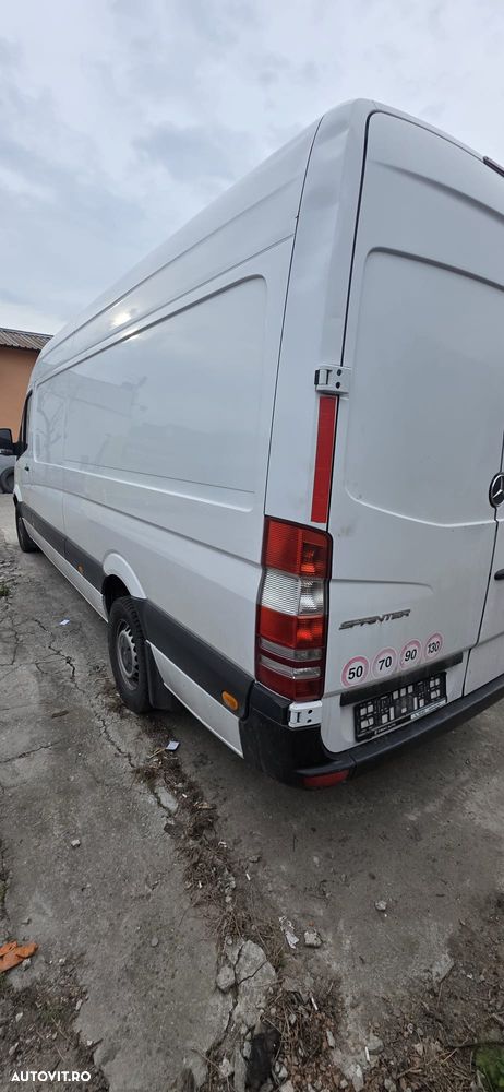 Mercedes-Benz Sprinter - 4