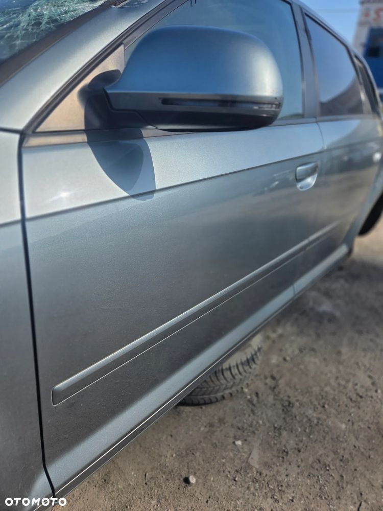 Klapa tył, Drzwi, Wnętrze Audi A3 8P Sportback | Kod lakieru LY7E - 9