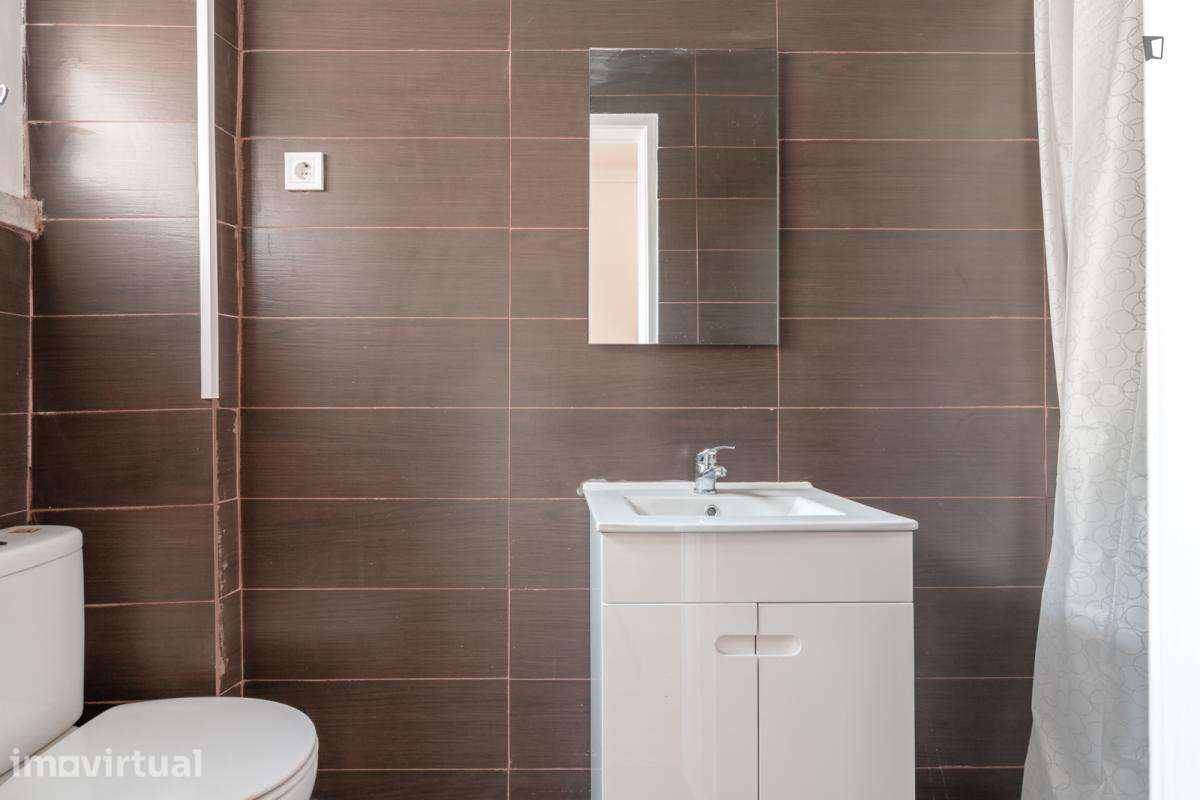 Quarto - localizado em Arroios Lisbon - Grande imagem: 2/25