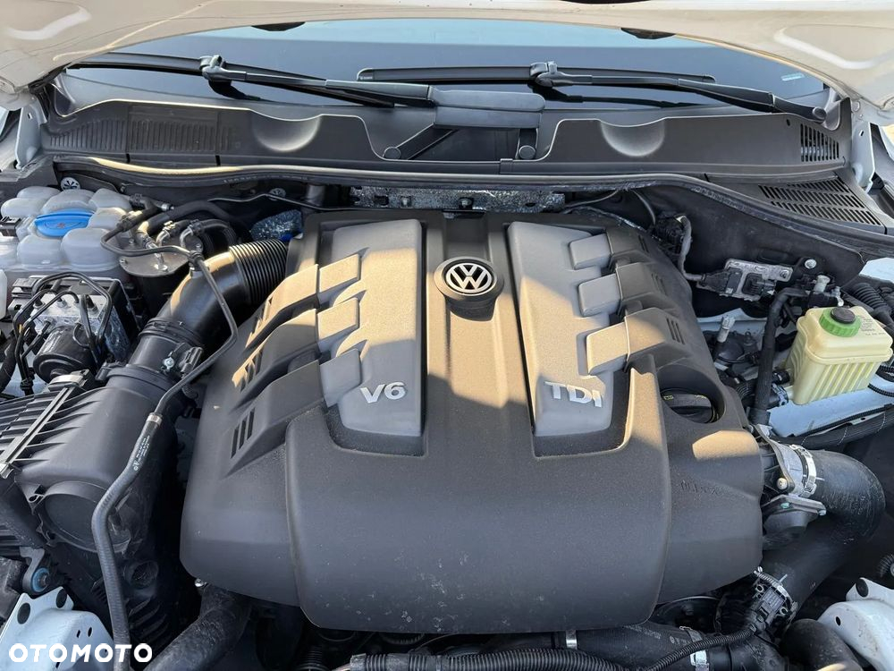 Volkswagen Touareg 3.0 V6 TDI BMT Perfectline R-Style - 10