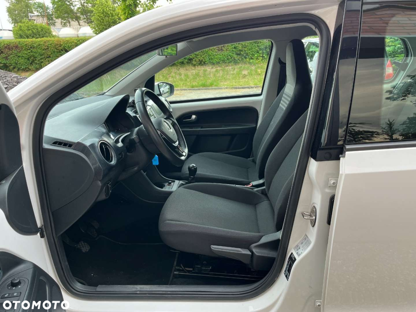 Volkswagen up! 1.0 high - 16