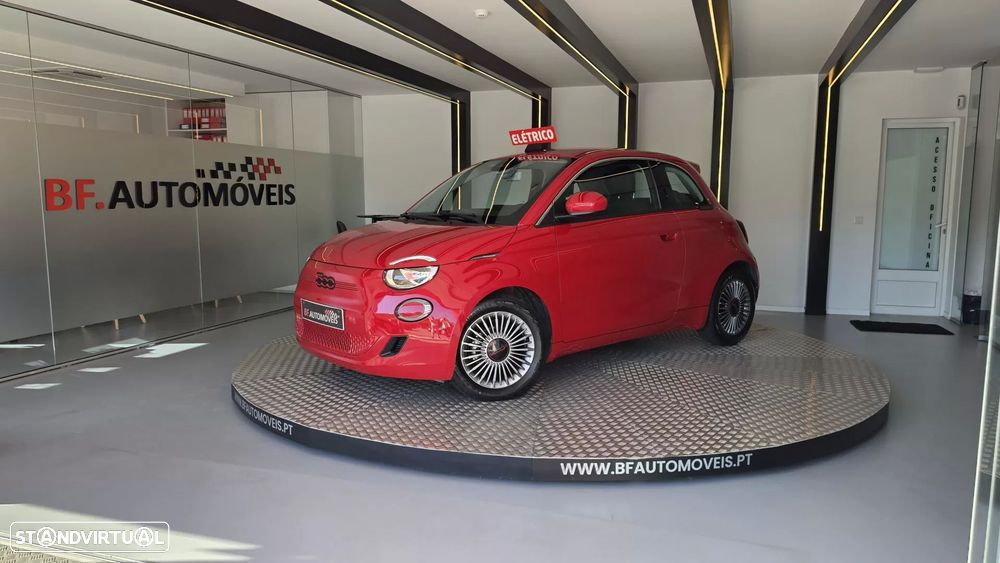 Fiat 500e RED — fotografia 2