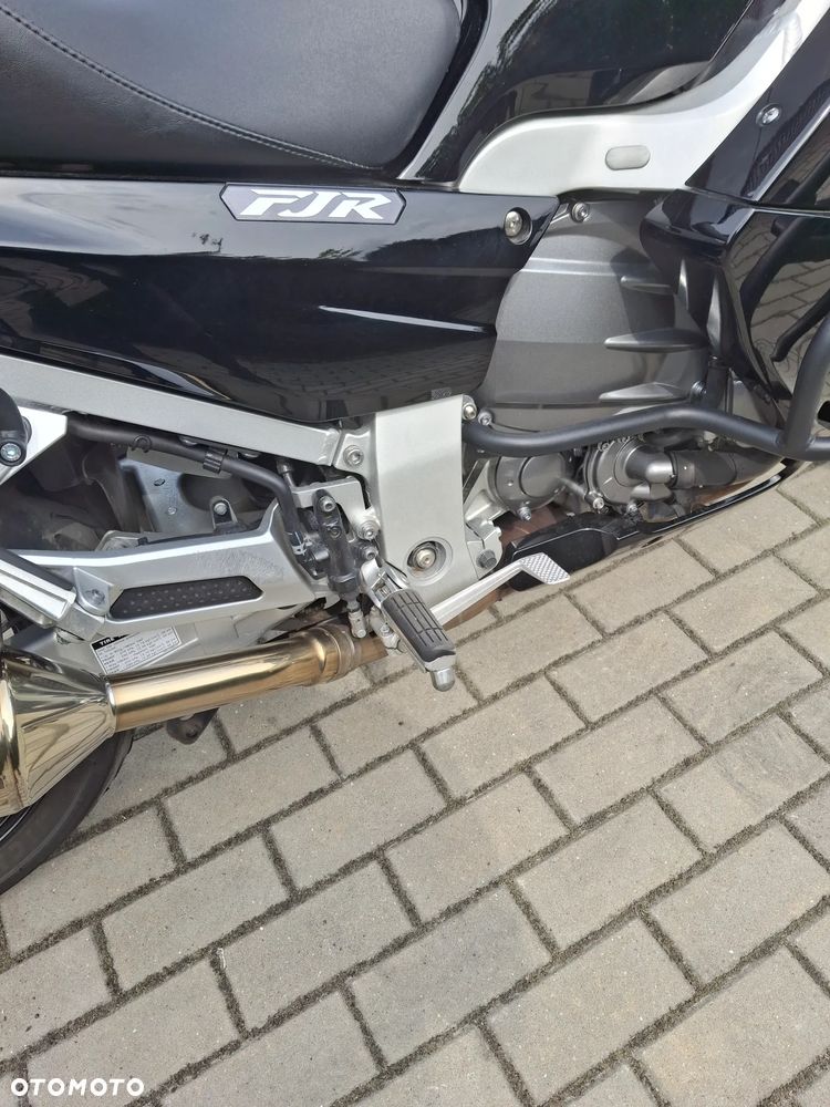 Yamaha FJR - 16