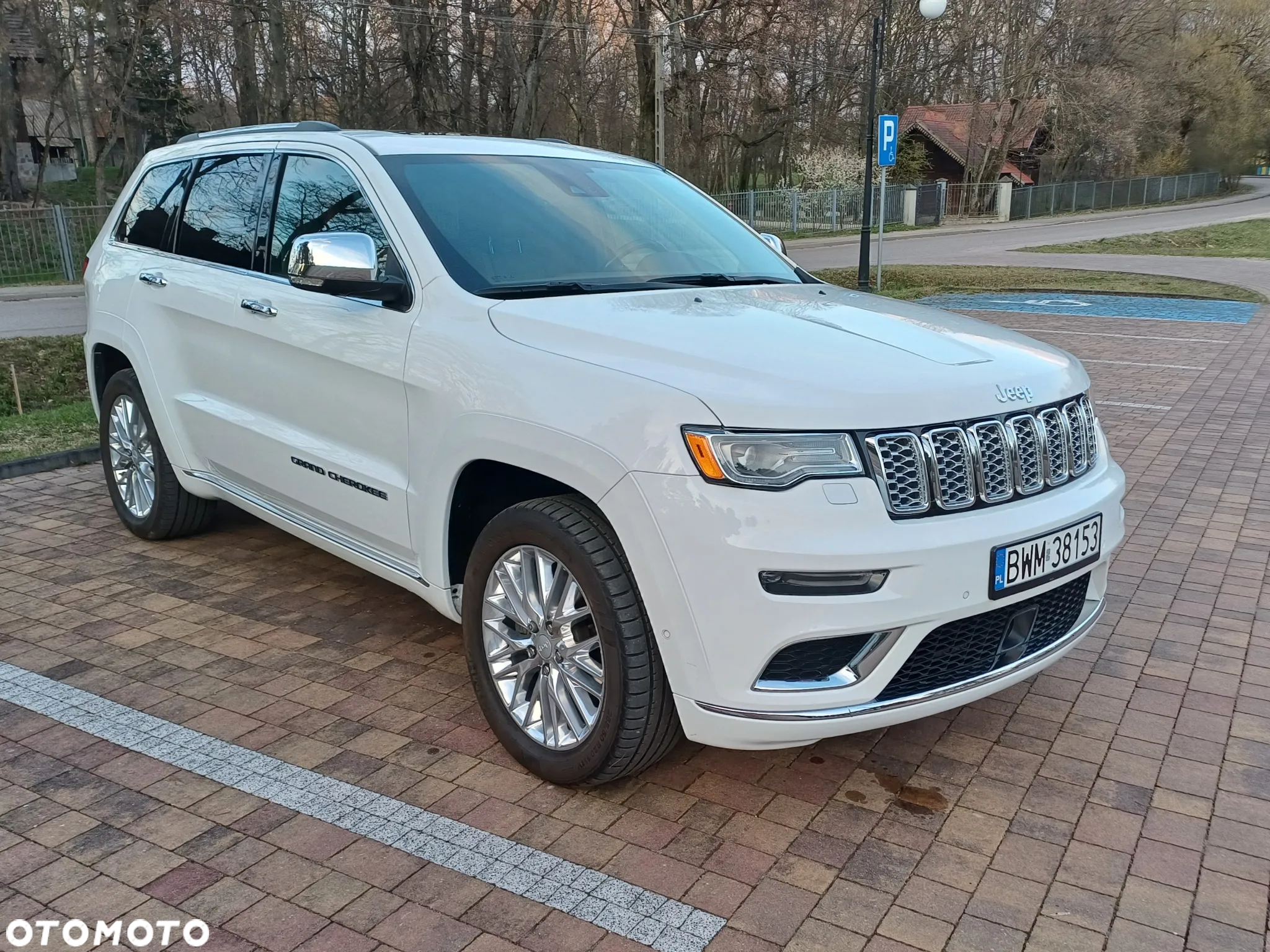 Jeep Grand Cherokee 5.7 V8 HEMI Summit - 3
