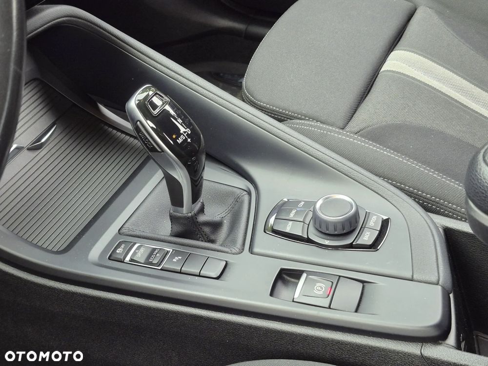 BMW X1 sDrive18i GPF Advantage - 8