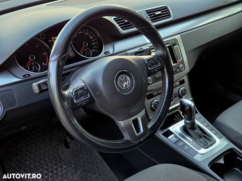 Volkswagen Passat 2.0 TDI DSG Comfortline - 21