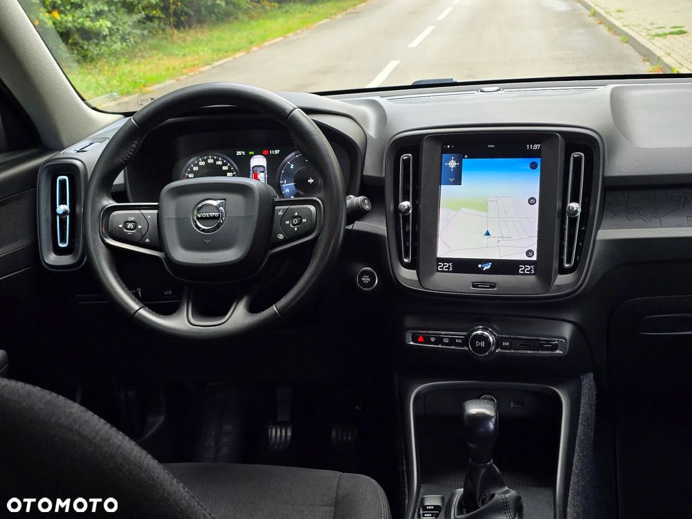 Volvo XC 40 D3 AWD Momentum Pro - 27