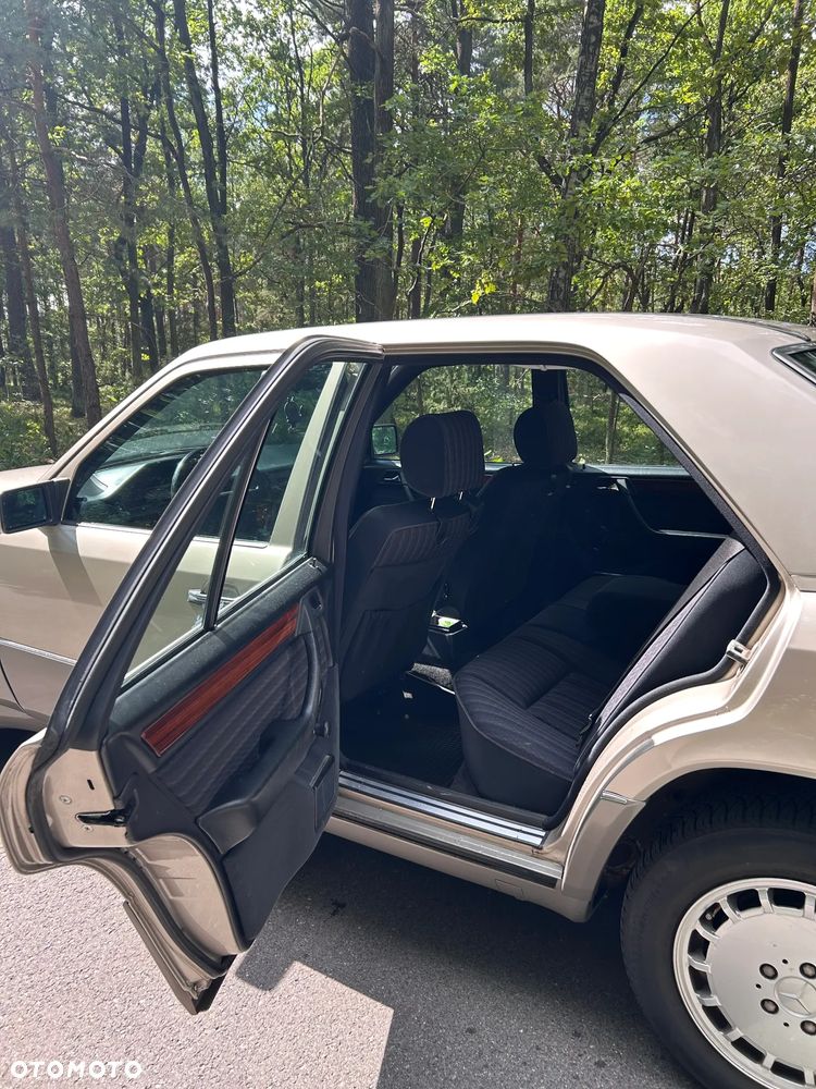 Mercedes-Benz W124 (1984-1993) - 19