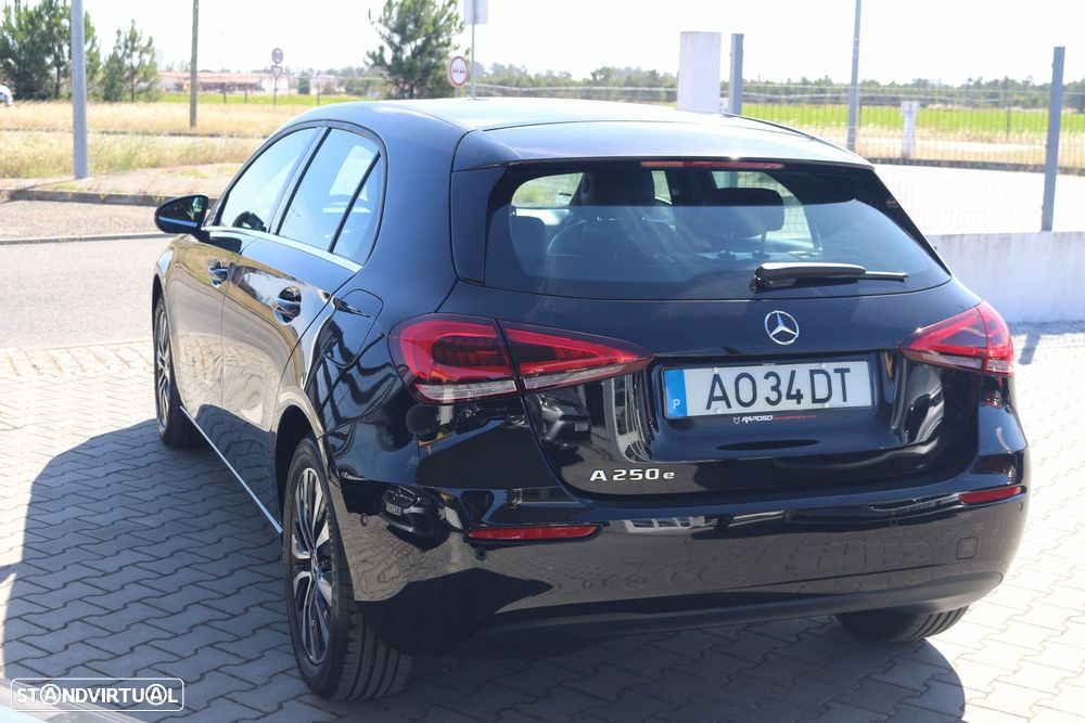 Mercedes-Benz A 250 e Style Plus - 18