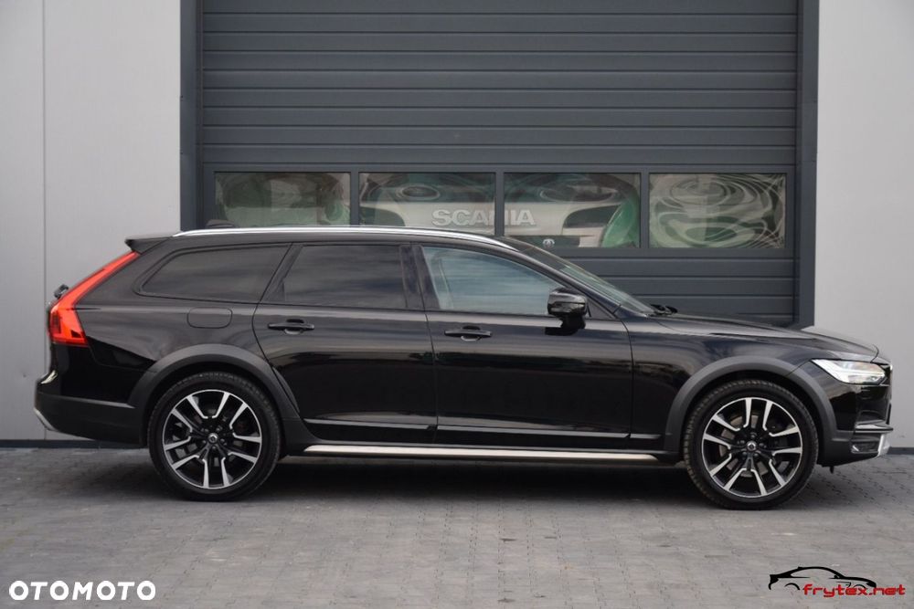 Volvo V90 Cross Country - 4