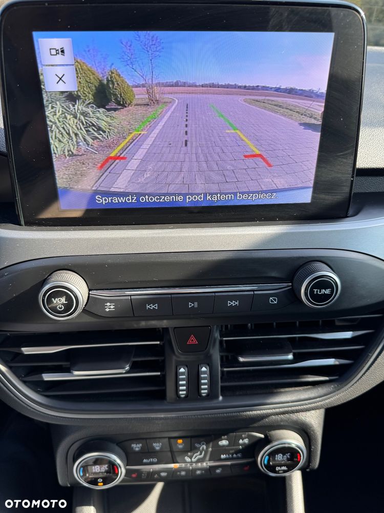 Ford Focus 1.0 EcoBoost Hybrid ST-LINE - 37