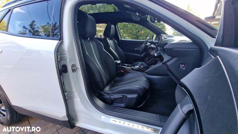 Peugeot 2008 PureTech 130 EAT8 GT Exclusive - 20