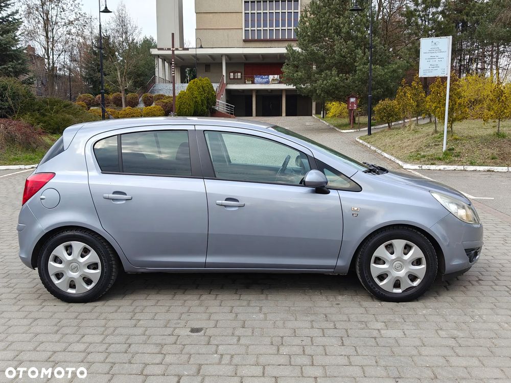 Opel Corsa 1.2 16V Cosmo - 12