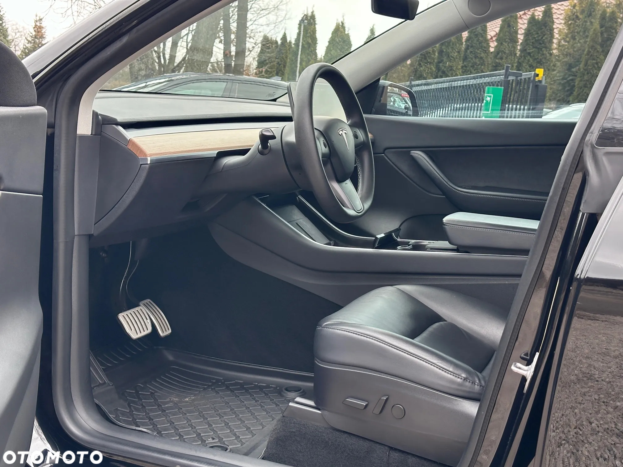 Tesla Y Model Long Range Dual Motor AWD - 13