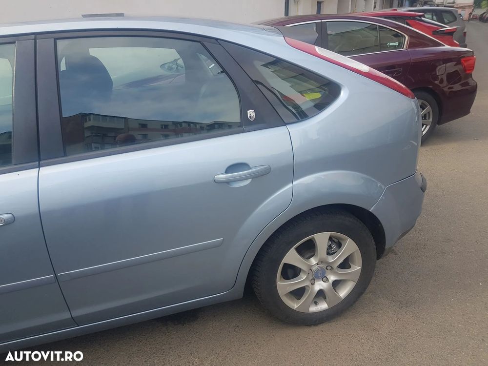 Ford Focus 1.6 Ti-VCT Titanium - 5