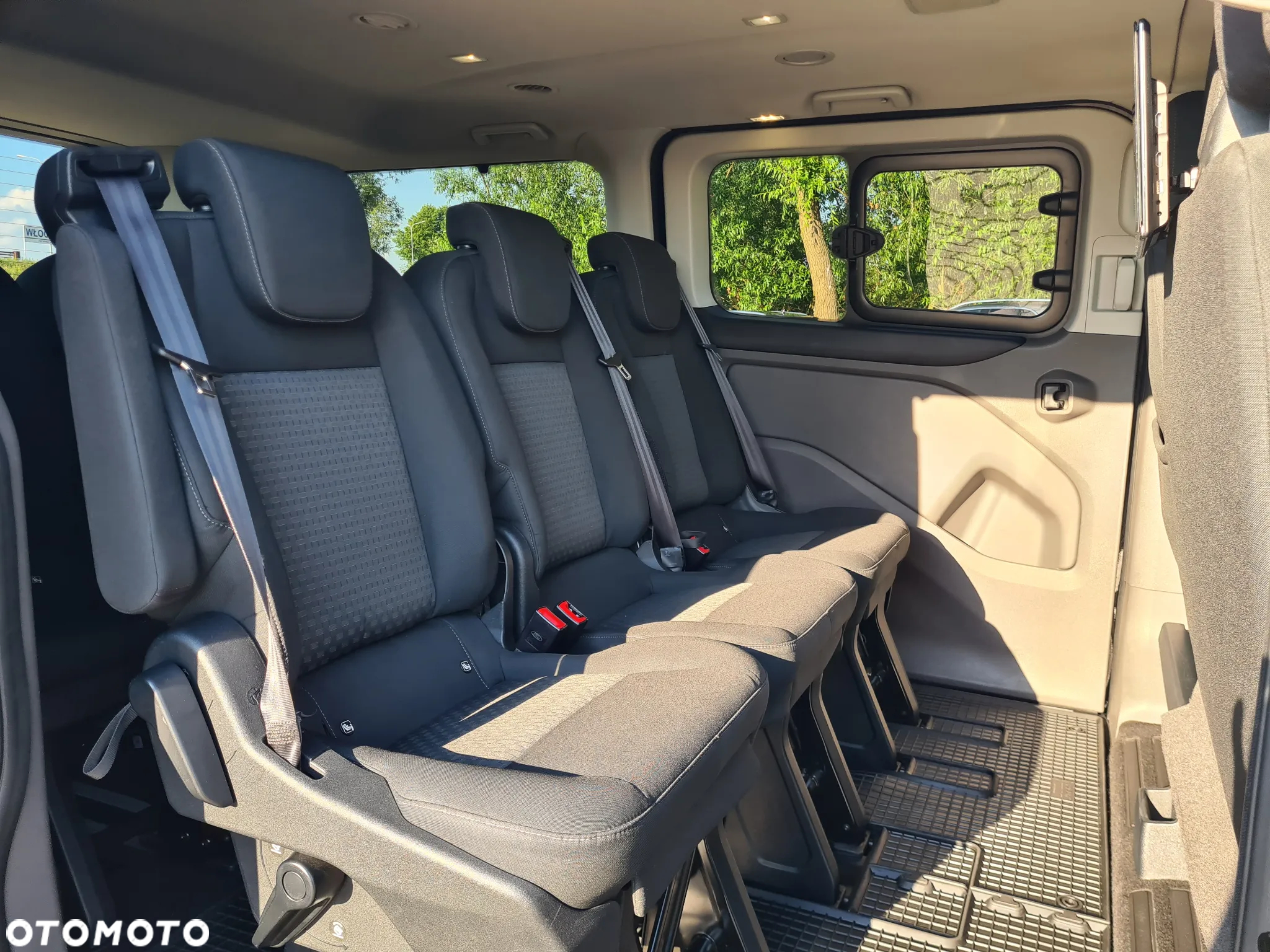 Ford Tourneo Custom - 15